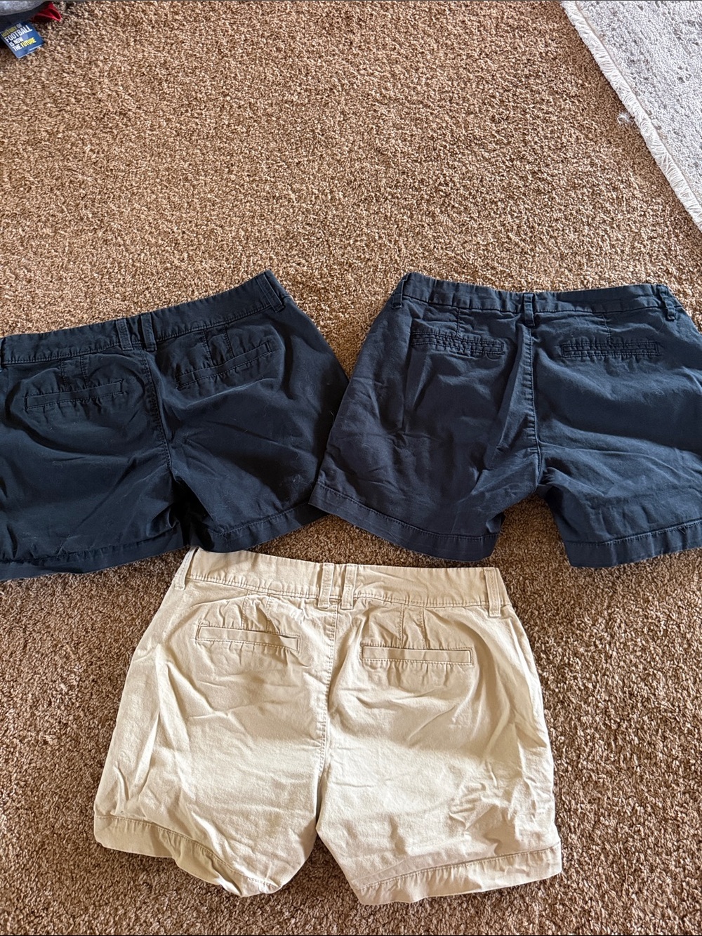 Women’s Old Navy Everyday khaki shorts black tan 3 pairs sz 2 nice! - Picture 2 of 2